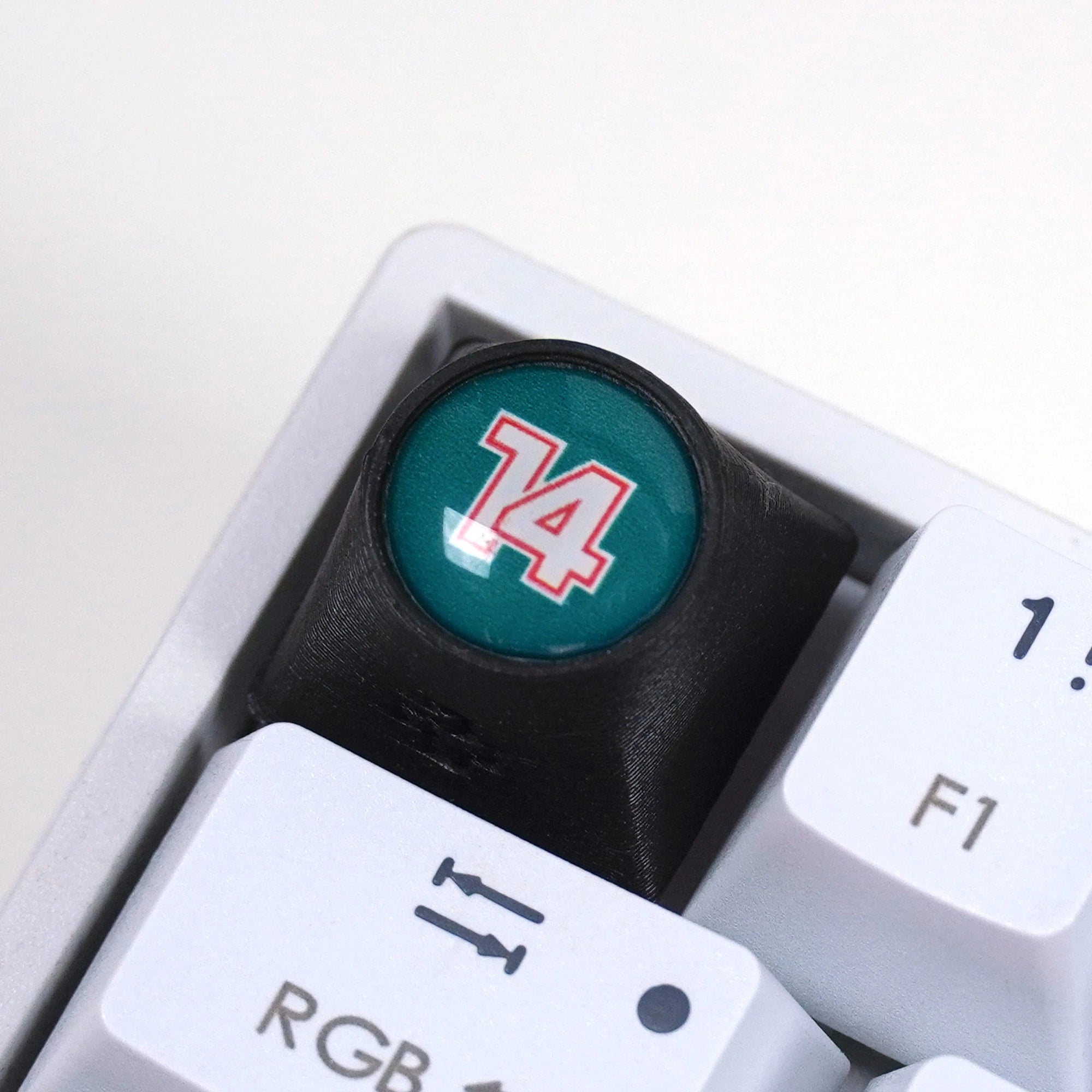 Artisan F1 - ALO + NR. 14