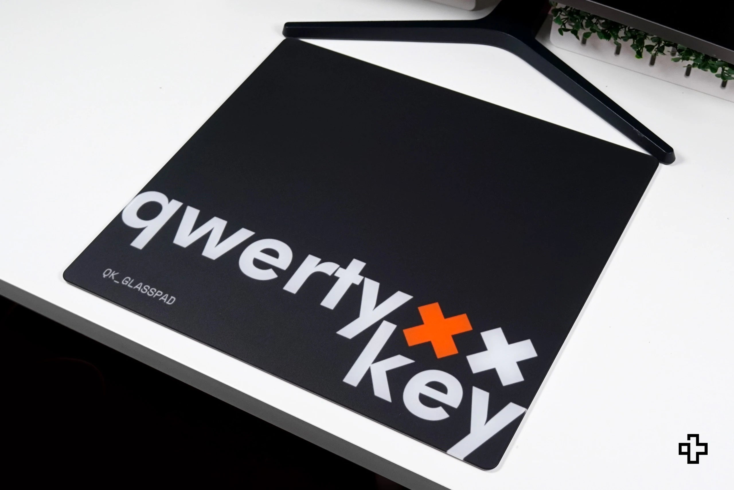 Mousepad Gaming QwertyKey Esports Glass 3.2mm Anti-Slip TPU