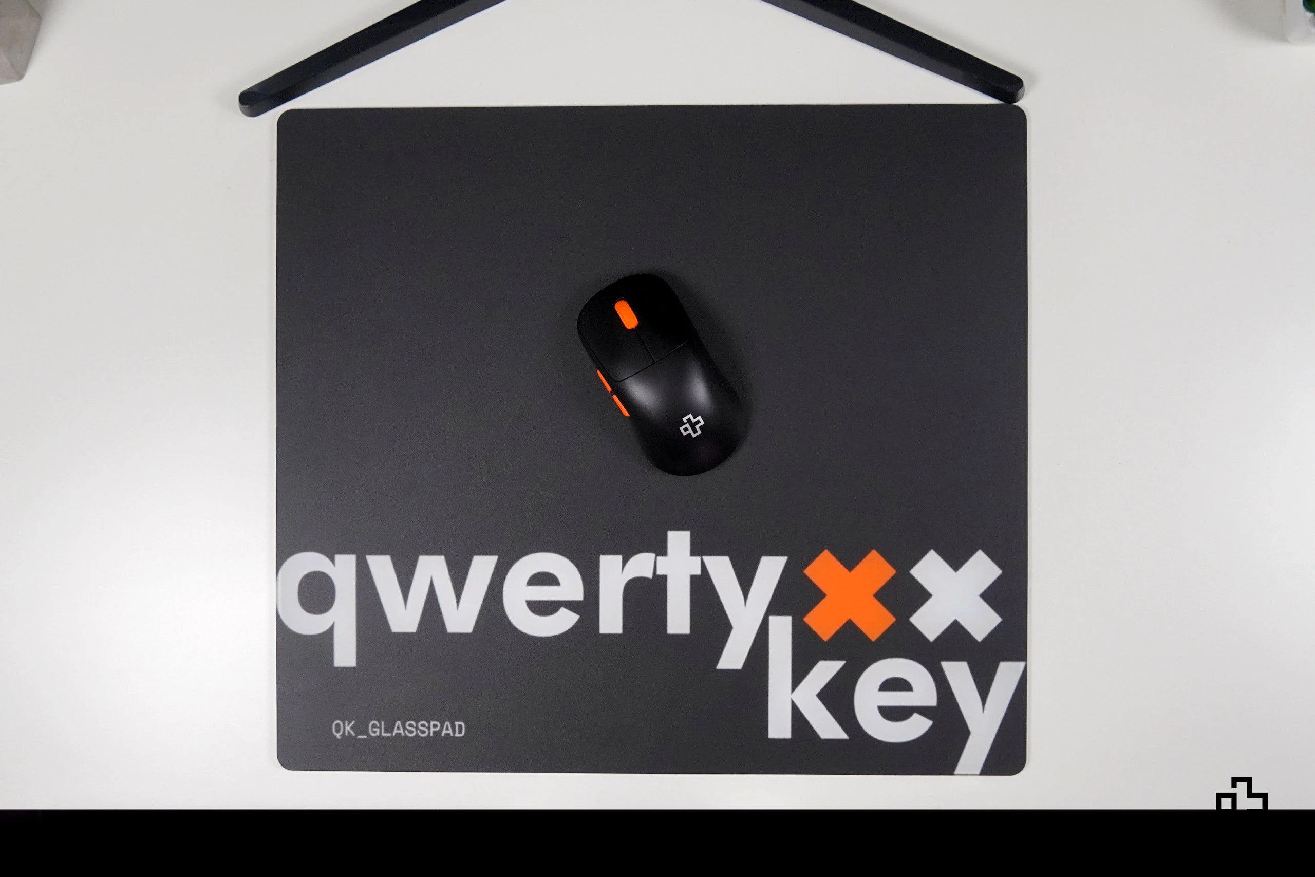 Mousepad Gaming QwertyKey Esports Glass 3.2mm Anti-Slip TPU