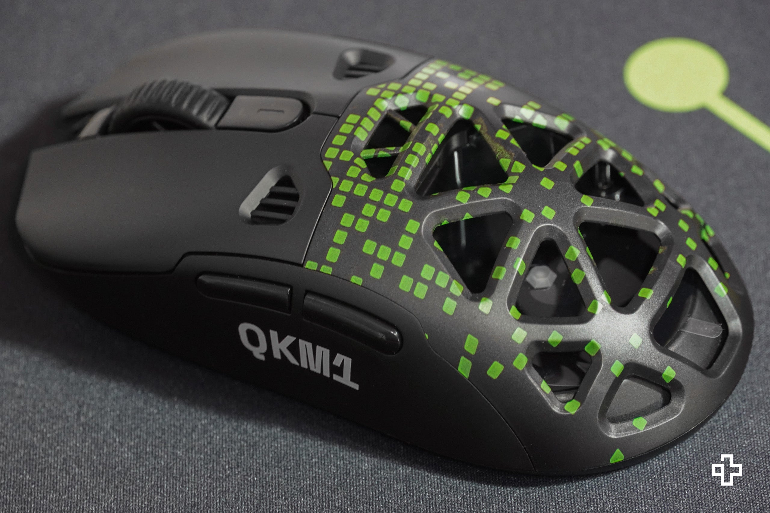 Pokrywa Mysz QKM1 Matrix