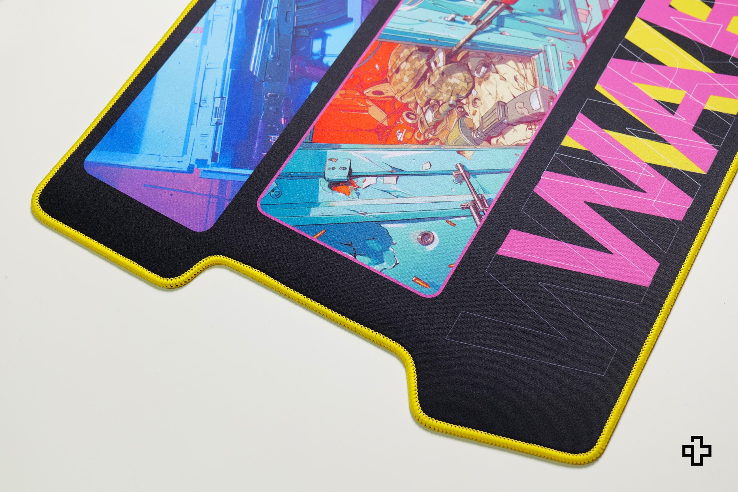 Deskmat Podkładka pod mysz QwertyKey Wojna 4mm marginesy szyte