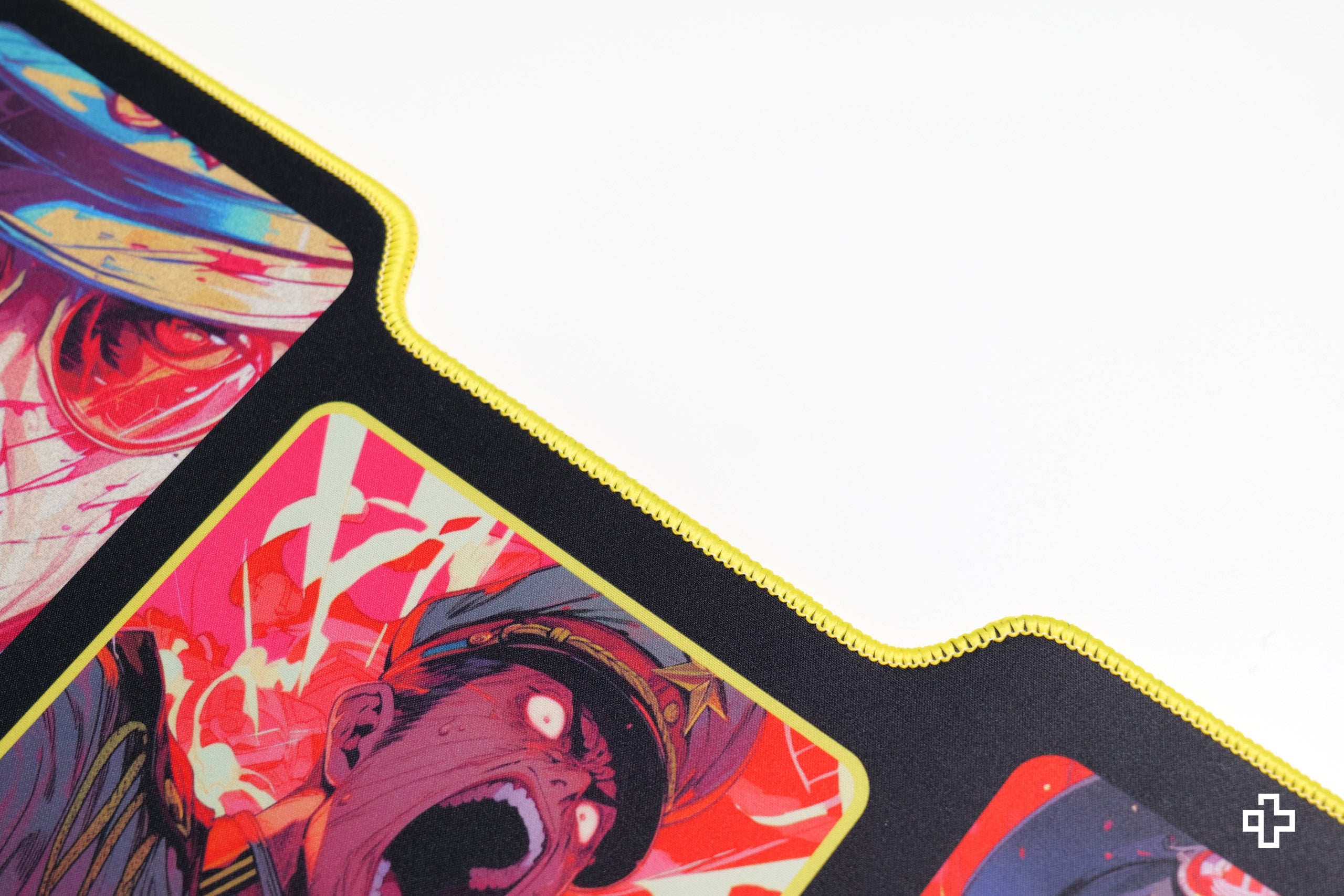 Deskmat Podkładka pod mysz QwertyKey Wojna 4mm marginesy szyte