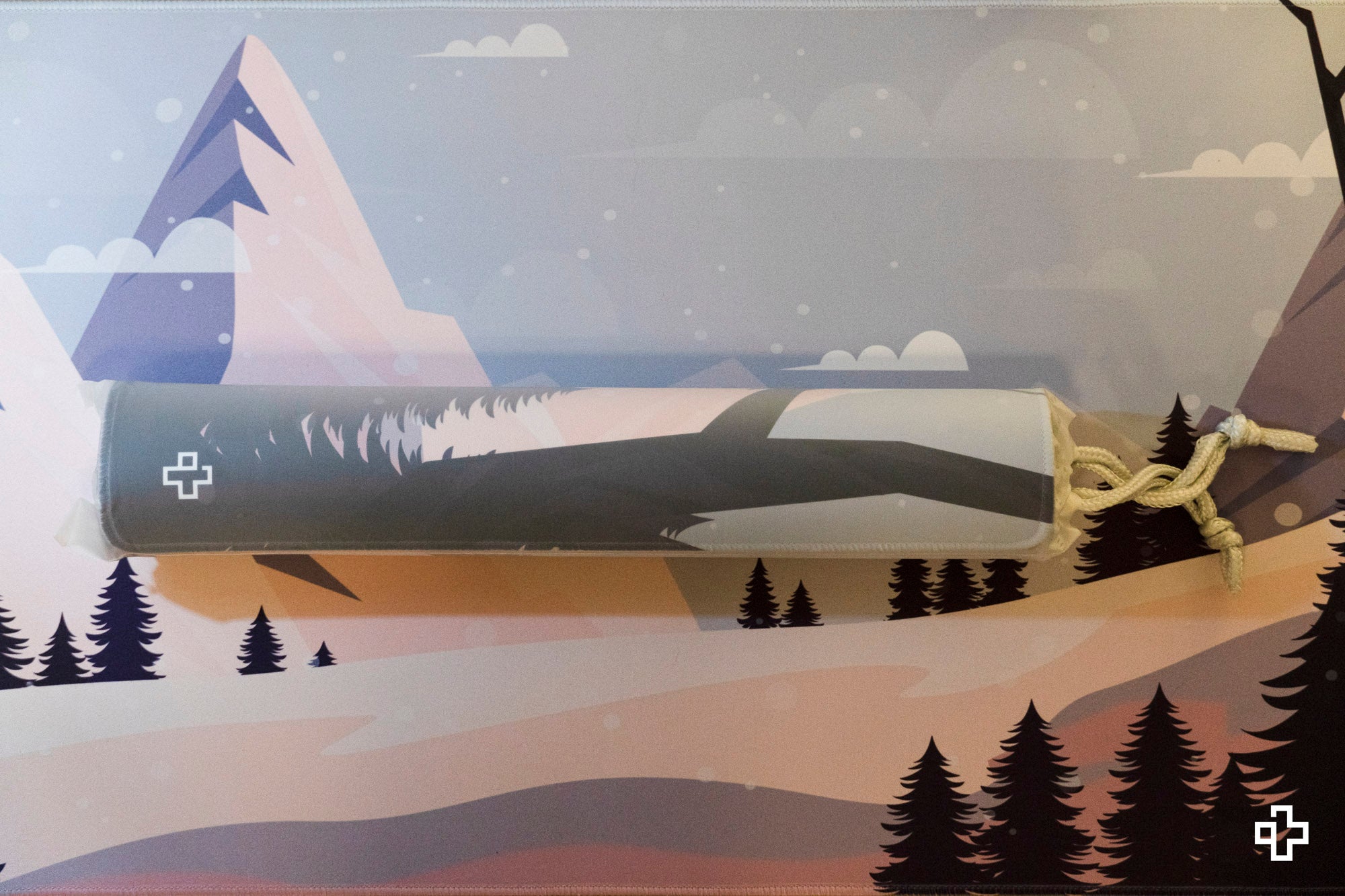 Deskmat Mousepad QwertyKey Winter Blast – 4mm – margini cusute - QwertyKey