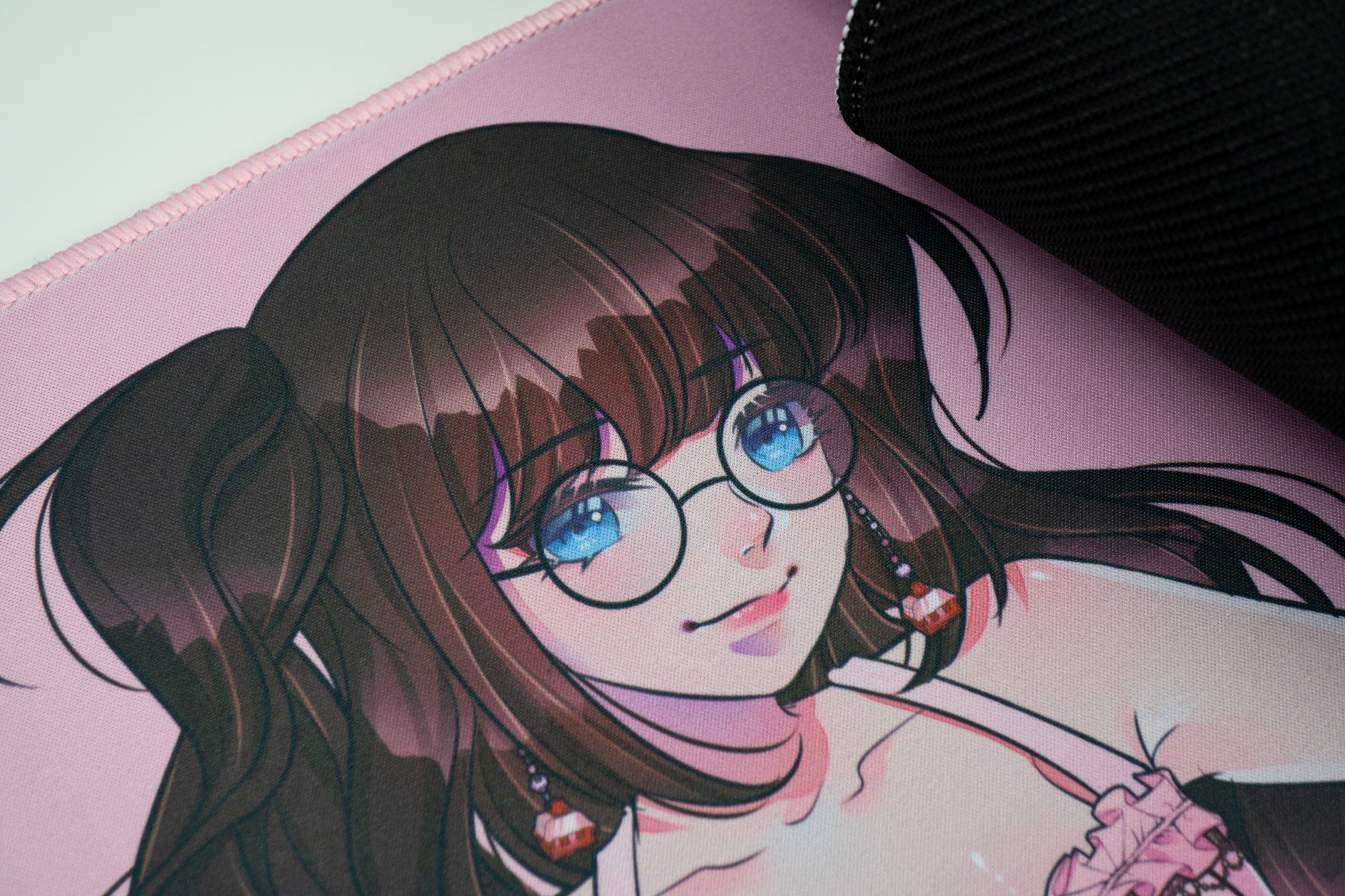 Deskmat Mousepad QwertyKey Anime Waifu 4mm margini cusute - QwertyKey