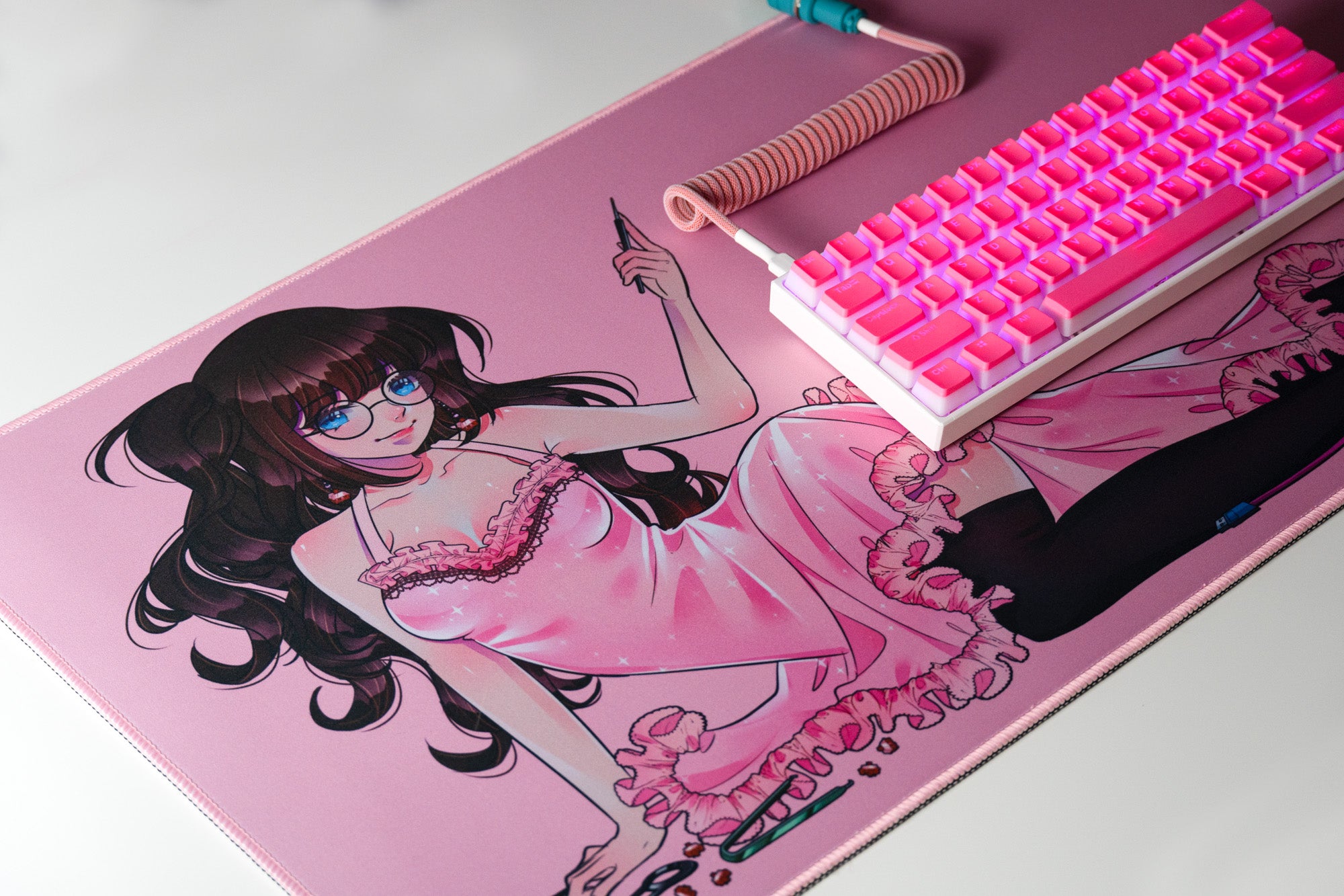 Deskmat Mousepad QwertyKey Anime Waifu 4mm margini cusute - QwertyKey