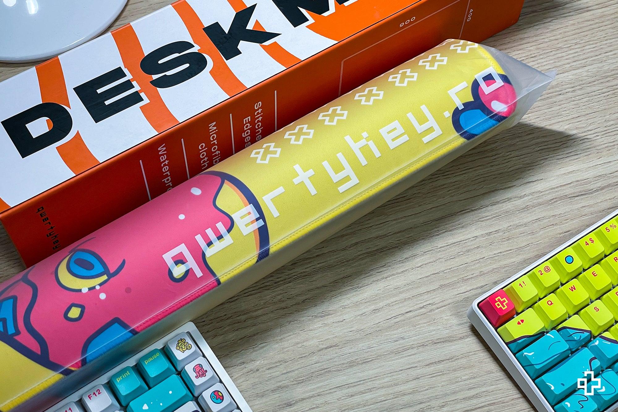 Deskmat Mousepad QwertyKey Octopus Galben 4mm margini cusute Deskmats QwertyKey