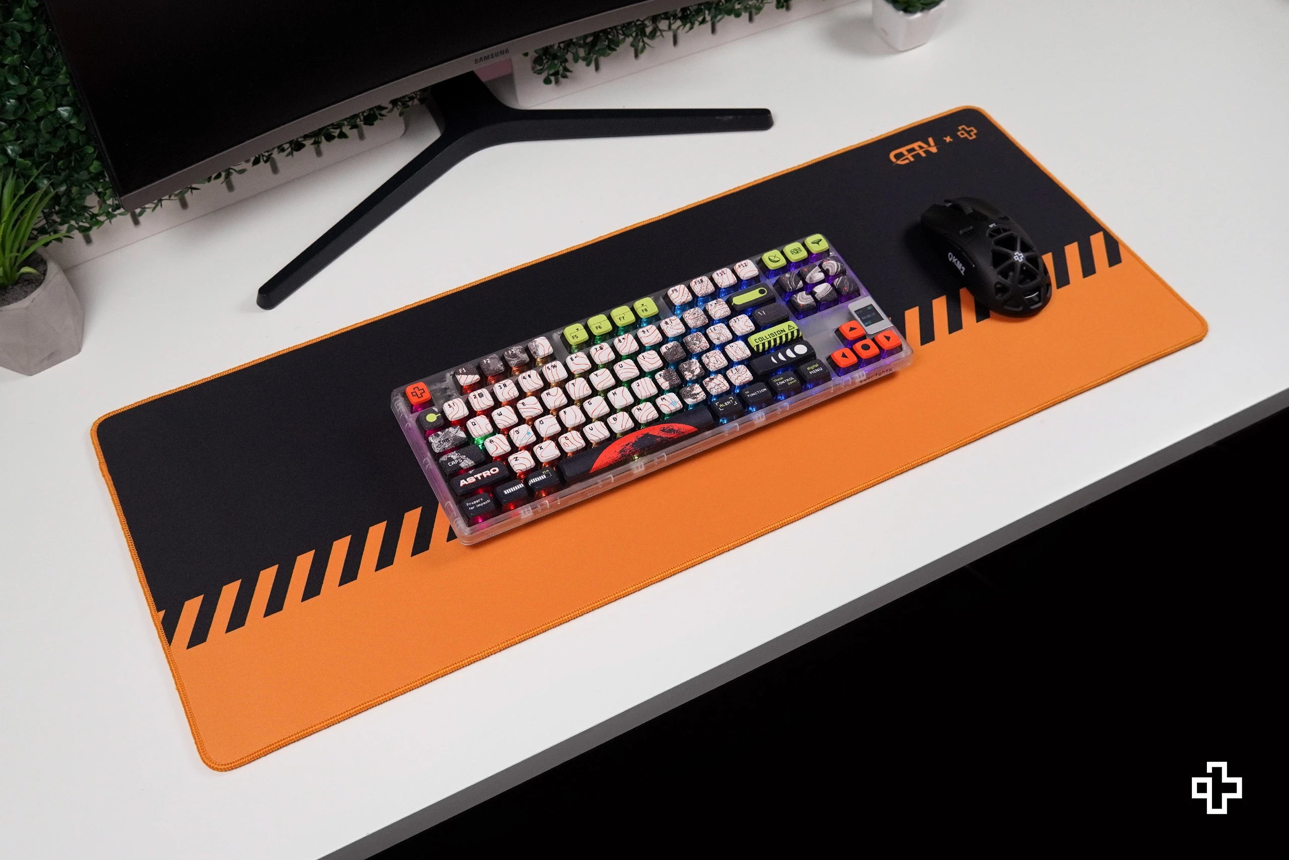 Deskmat Mousepad QwertyKey x ClipFixTV 4mm margini cusute