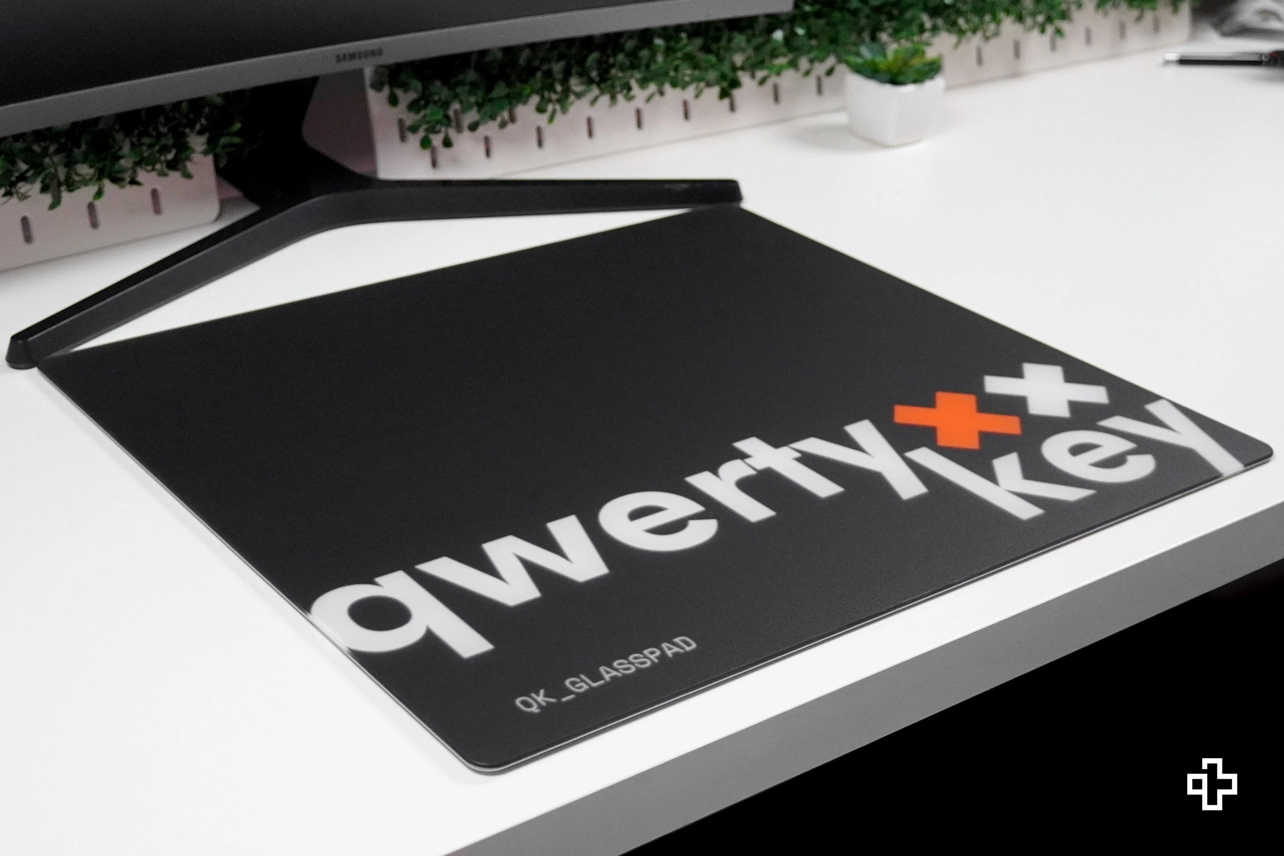 Mousepad Gaming QwertyKey Esports Glass 3.2mm Anti-Slip TPU