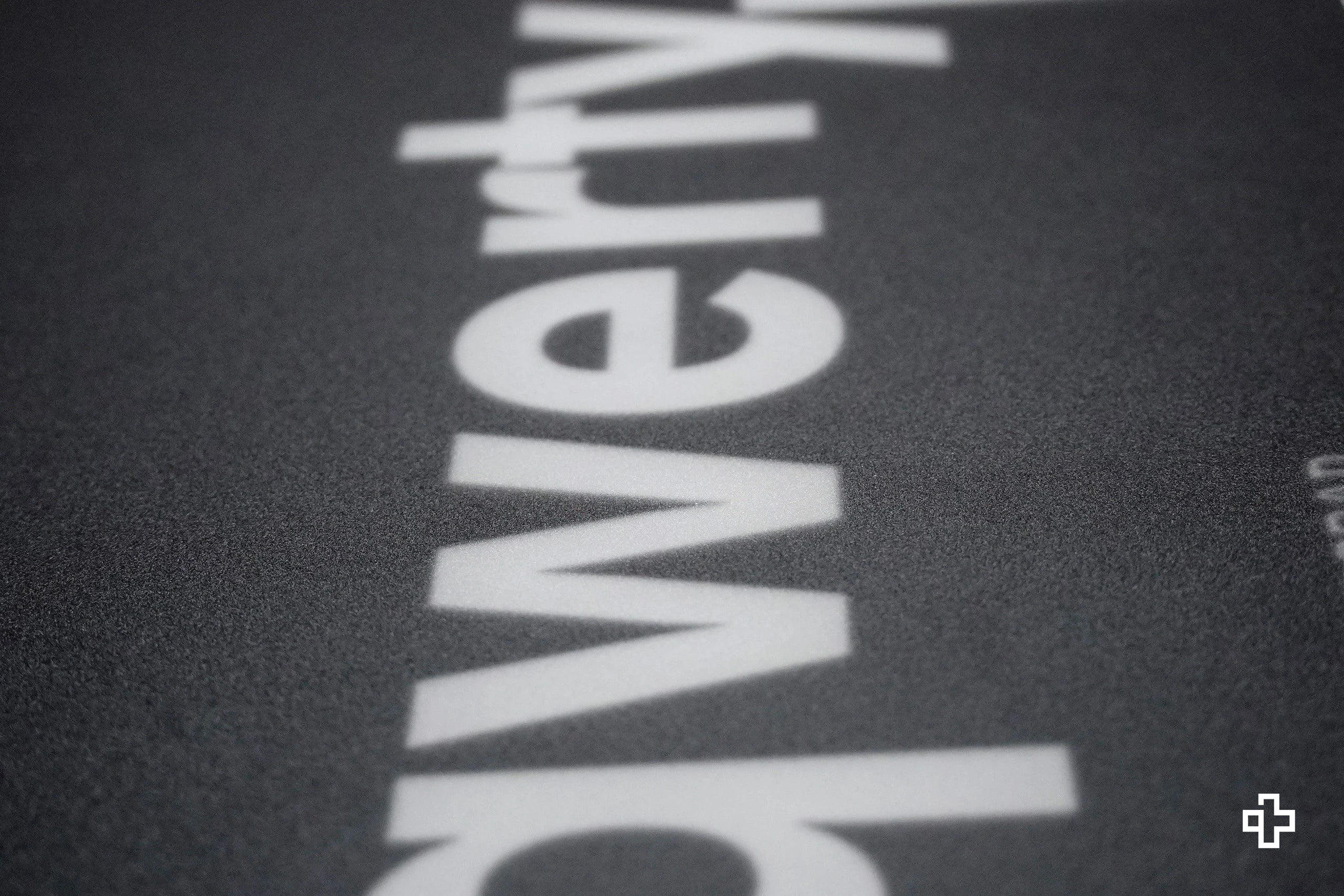 Mousepad Gaming QwertyKey Esports Glass 3.2mm Anti-Slip TPU