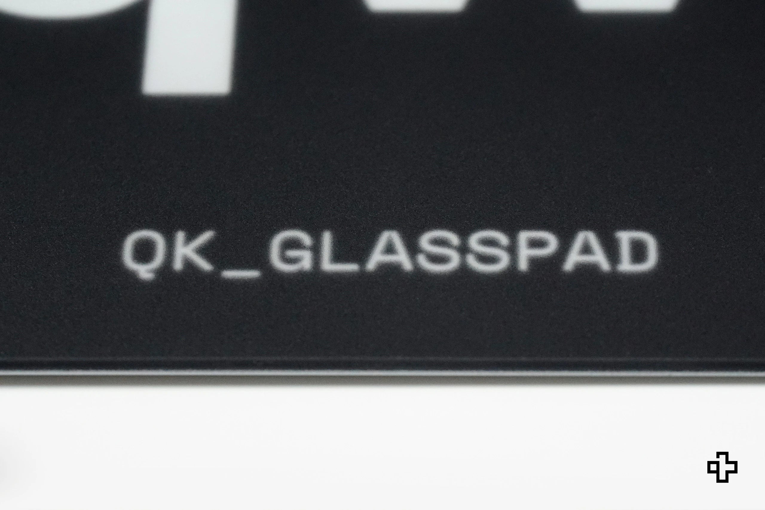 Mousepad Gaming QwertyKey Esports Glass 3.2mm Anti-Slip TPU