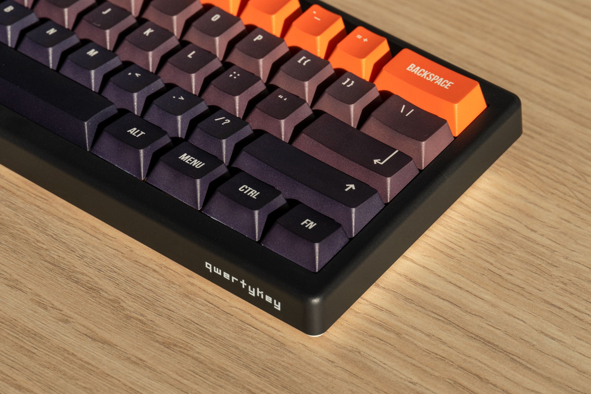 QwertyKey61 PRO Neagra Hotswap RGB VIA Gasket Mounted Tastatura Mecanica Gaming