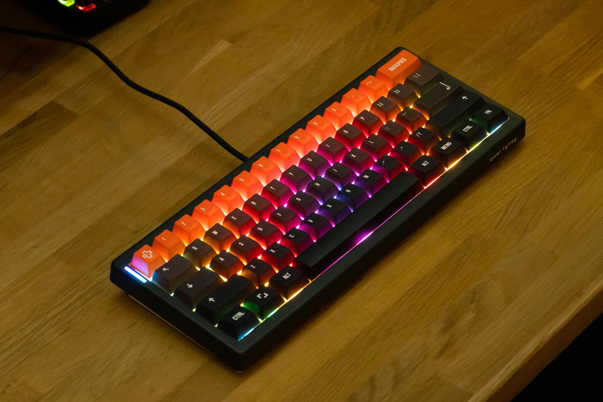 QwertyKey61 PRO Neagra Hotswap RGB VIA Gasket Mounted Tastatura Mecanica Gaming
