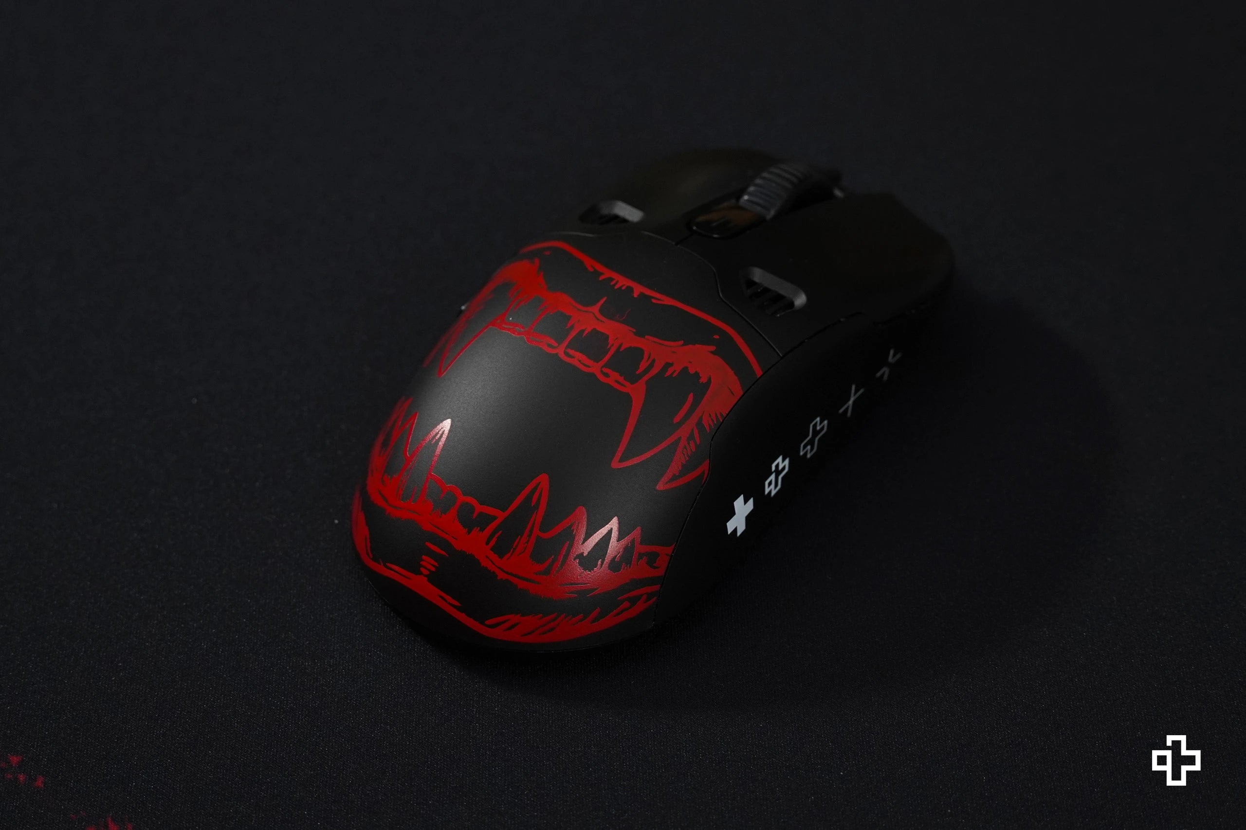 Cover Mouse QKM1 Dracula Negru