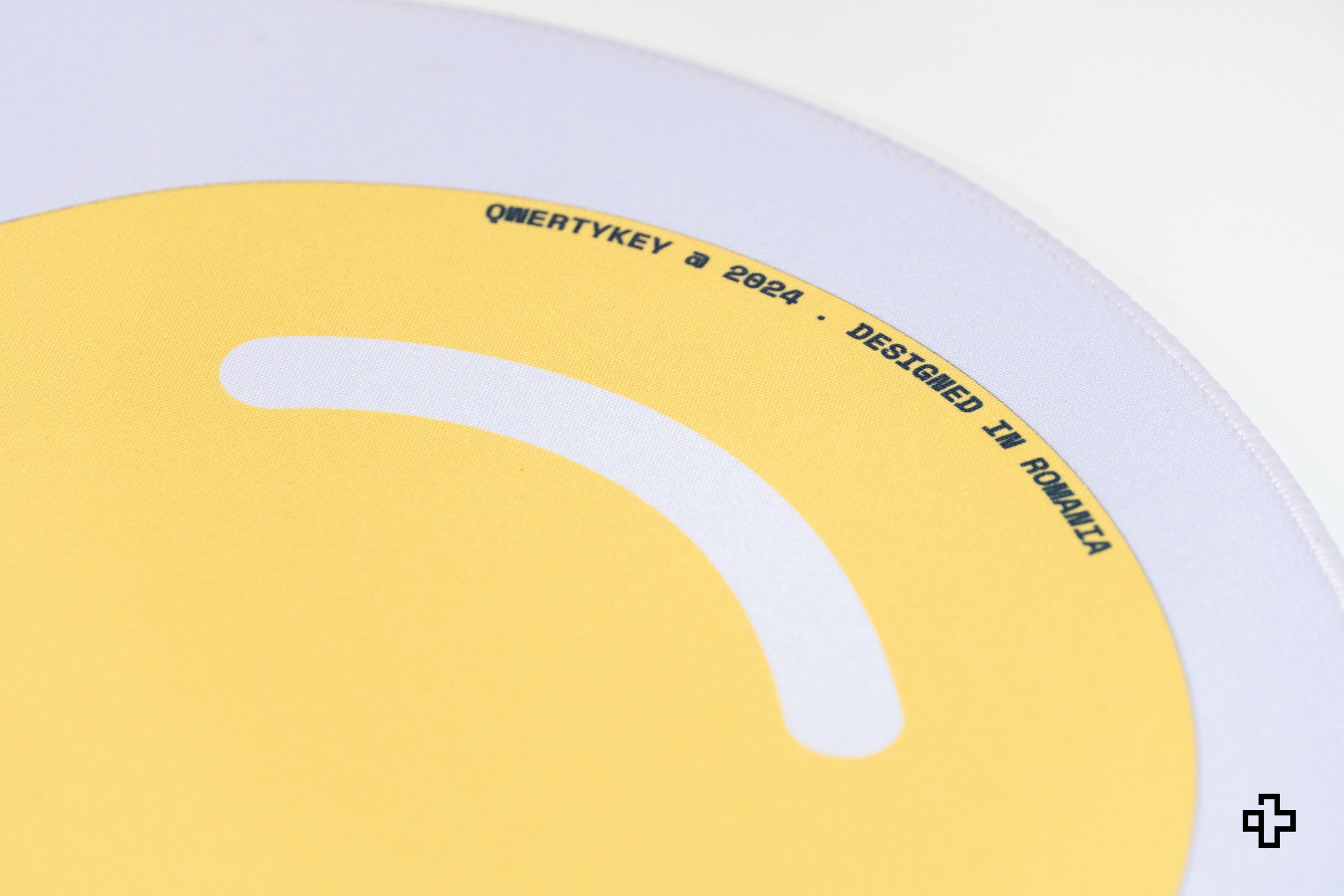 Deskmat Mousepad QwertyKey Egg 4mm margini cusute neregulat