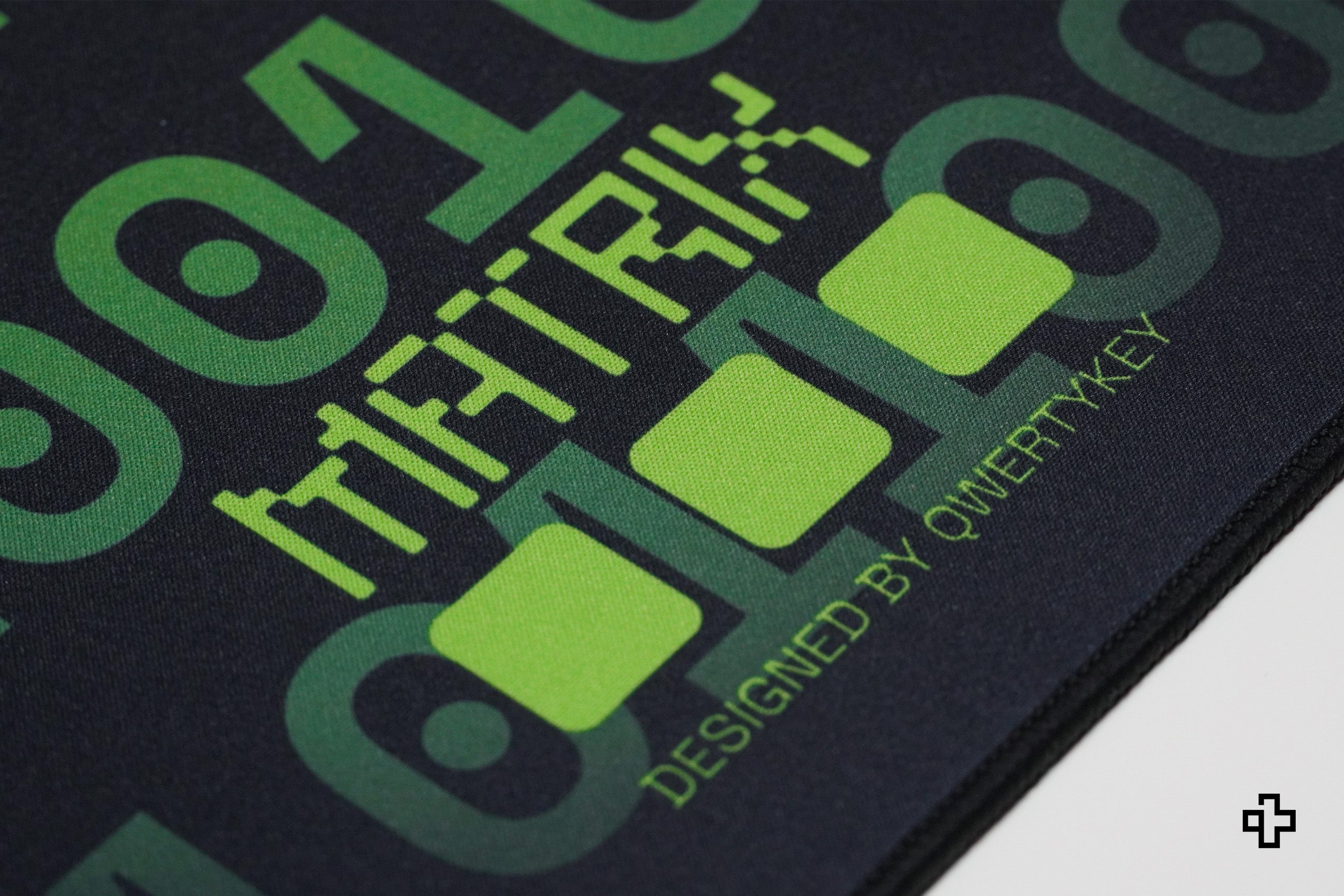 Deskmat Podkładka pod mysz QwertyKey Matrix 4mm z przeszytymi brzegami